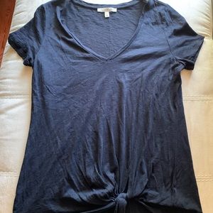 Like New! Women’s Express V-neck T-shirt.